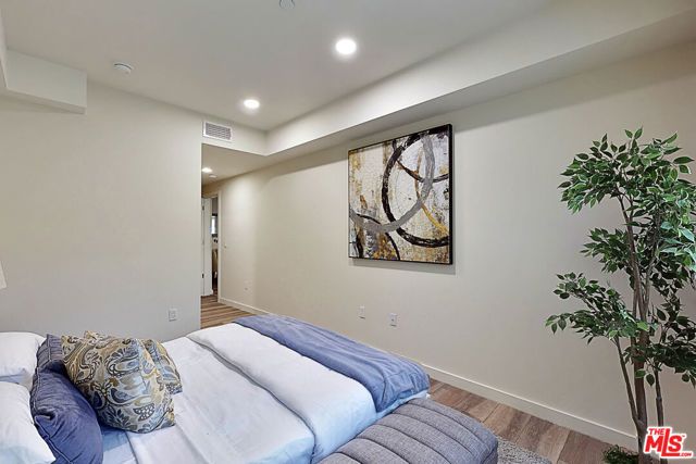 1070 S Bedford Street 402, Los Angeles, CA 90035
