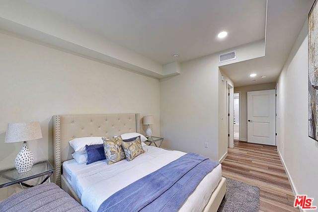 1070 S Bedford Street 402, Los Angeles, CA 90035