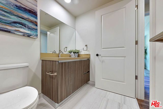 1070 S Bedford Street 402, Los Angeles, CA 90035