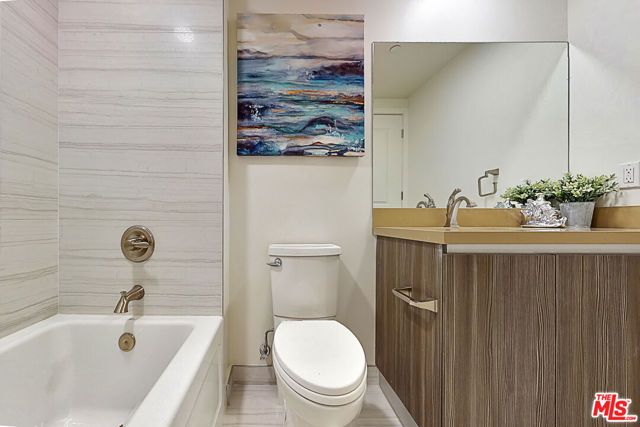 1070 S Bedford Street 402, Los Angeles, CA 90035