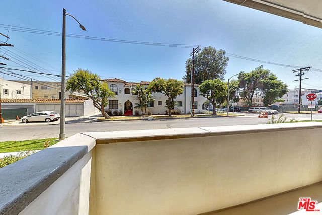 1070 S Bedford Street 402, Los Angeles, CA 90035