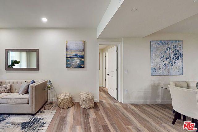 1070 S Bedford Street 402, Los Angeles, CA 90035