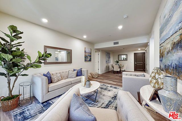 1070 S Bedford Street 402, Los Angeles, CA 90035
