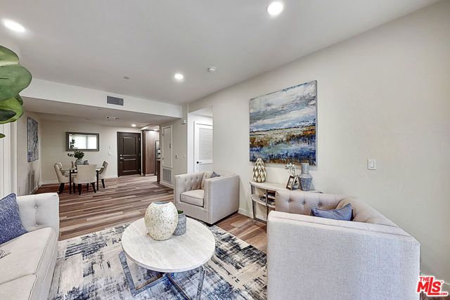 1070 S Bedford Street 402, Los Angeles, CA 90035