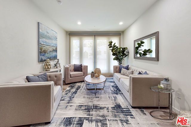1070 S Bedford Street 402, Los Angeles, CA 90035