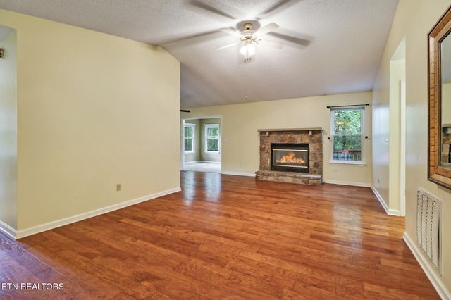 132 Cromwell Lane, Crossville, TN 38558