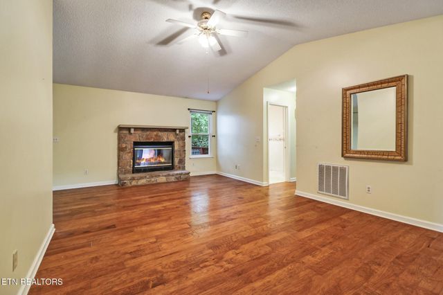 132 Cromwell Lane, Crossville, TN 38558