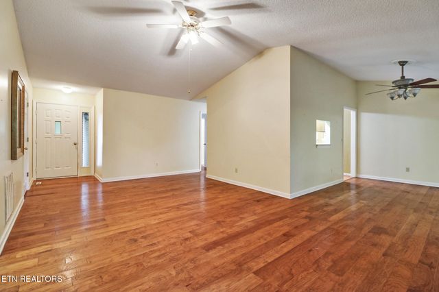 132 Cromwell Lane, Crossville, TN 38558