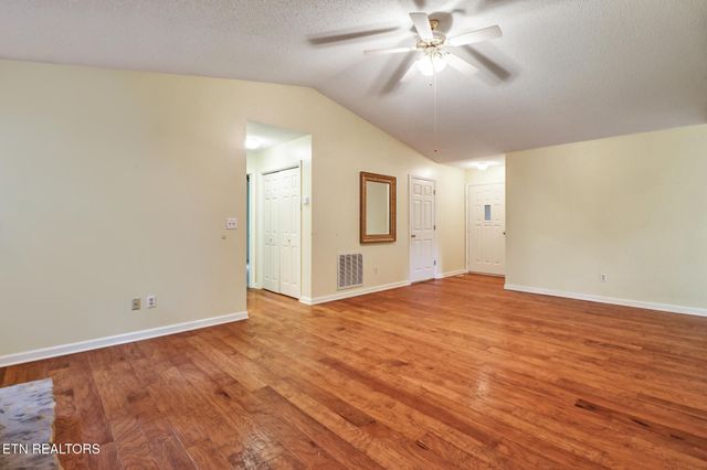 132 Cromwell Lane, Crossville, TN 38558