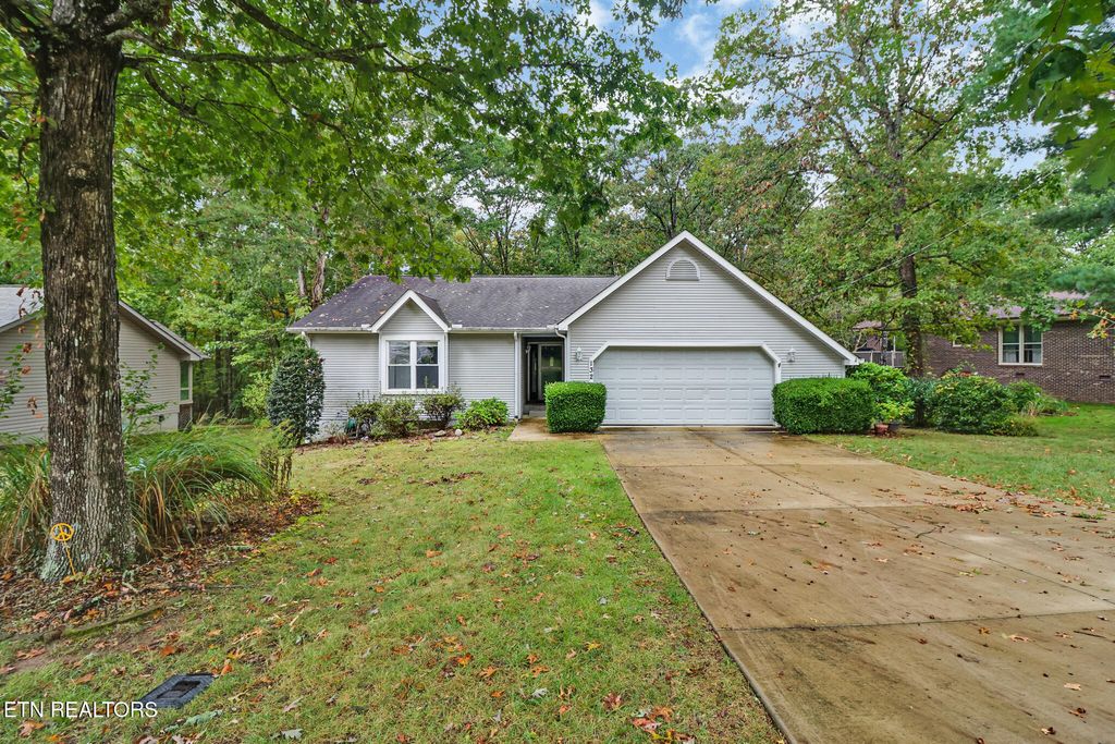 132 Cromwell Lane, Crossville, TN 38558
