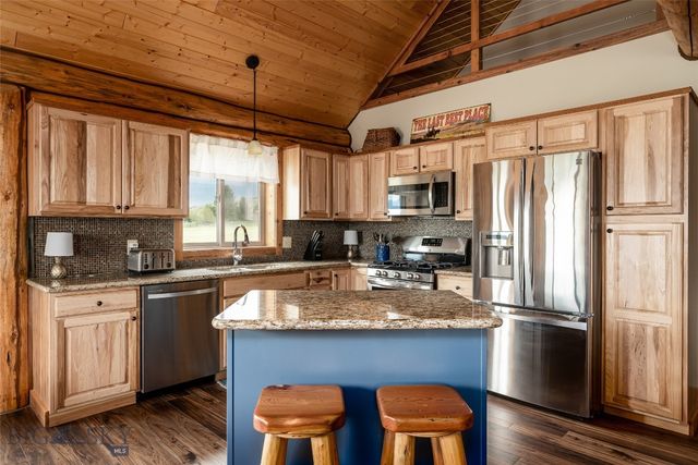 8 Ramshorn Mountain Court, Ennis, MT 59729