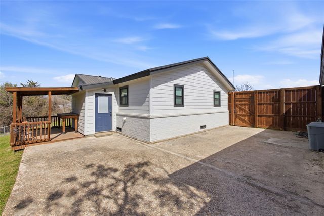 4933 Lewis Avenue, Midlothian, TX 76065