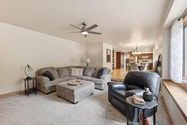 3296 PIONEER DRIVE, Green Bay, WI 54313