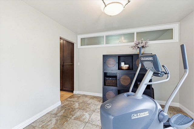 3296 PIONEER DRIVE, Green Bay, WI 54313