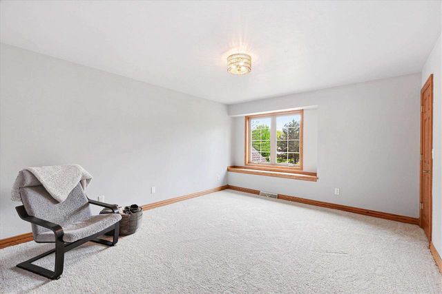 3296 PIONEER DRIVE, Green Bay, WI 54313