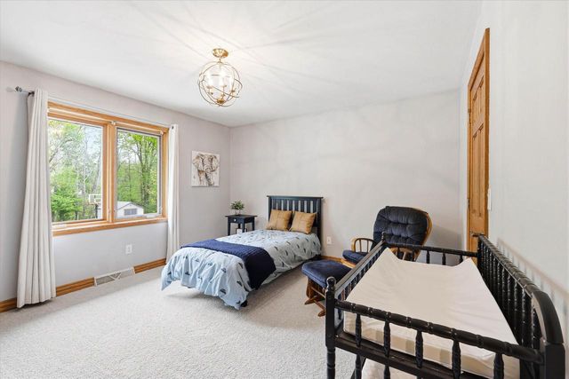 3296 PIONEER DRIVE, Green Bay, WI 54313