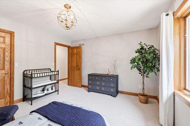 3296 PIONEER DRIVE, Green Bay, WI 54313