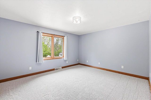 3296 PIONEER DRIVE, Green Bay, WI 54313