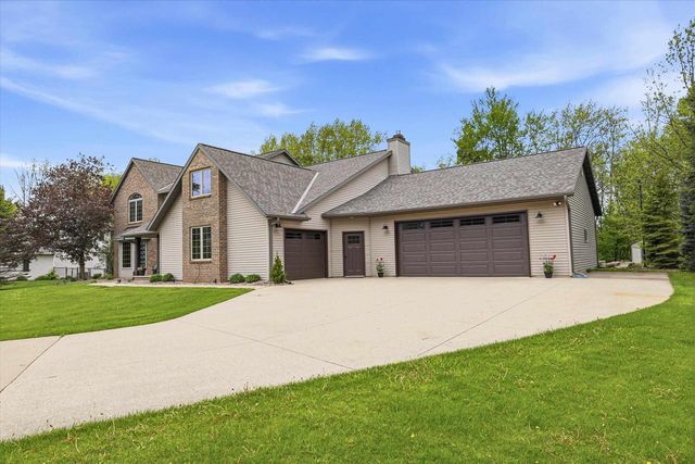 3296 PIONEER DRIVE, Green Bay, WI 54313