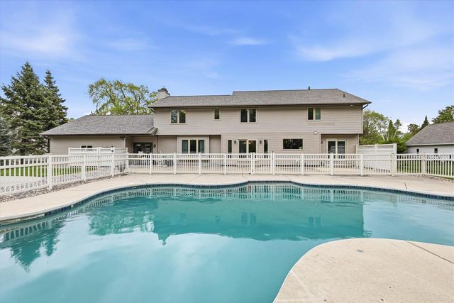 3296 PIONEER DRIVE, Green Bay, WI 54313