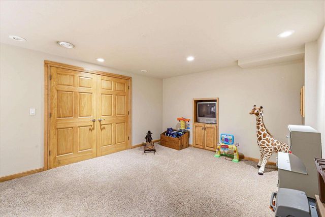 3296 PIONEER DRIVE, Green Bay, WI 54313