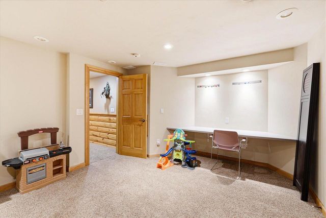 3296 PIONEER DRIVE, Green Bay, WI 54313