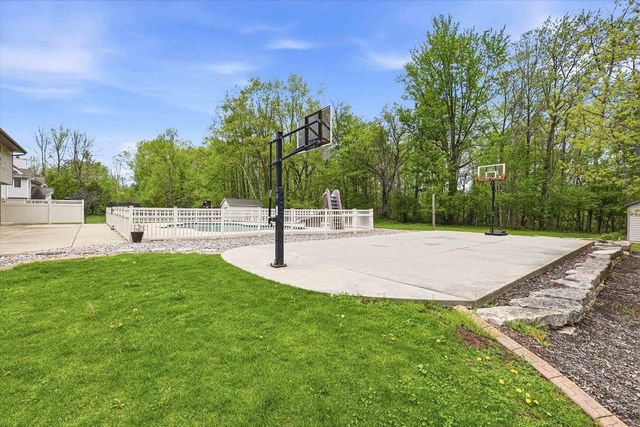 3296 PIONEER DRIVE, Green Bay, WI 54313