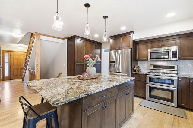 3296 PIONEER DRIVE, Green Bay, WI 54313