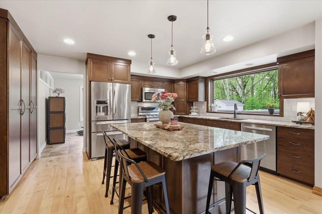 3296 PIONEER DRIVE, Green Bay, WI 54313