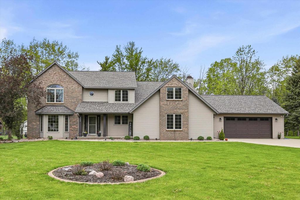 3296 PIONEER DRIVE, Green Bay, WI 54313