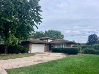 15035 Naughton Drive, South Holland, IL 60473