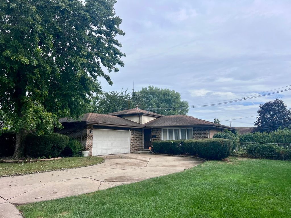 15035 Naughton Drive, South Holland, IL 60473