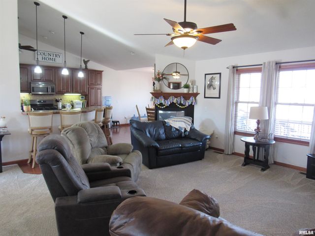 616 GARDEN Court, Chatham, IL 62629