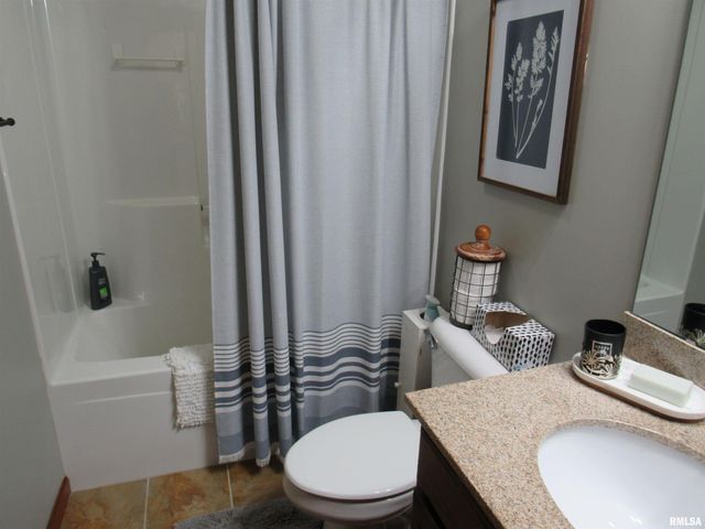 616 GARDEN Court, Chatham, IL 62629