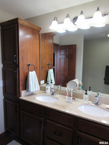 616 GARDEN Court, Chatham, IL 62629