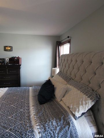 616 GARDEN Court, Chatham, IL 62629