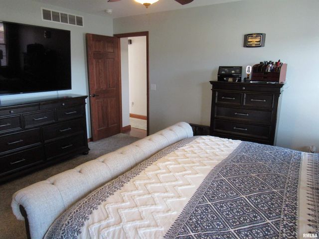 616 GARDEN Court, Chatham, IL 62629