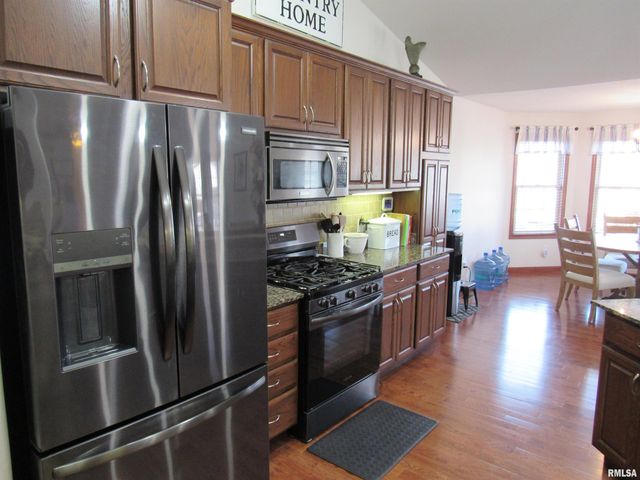 616 GARDEN Court, Chatham, IL 62629