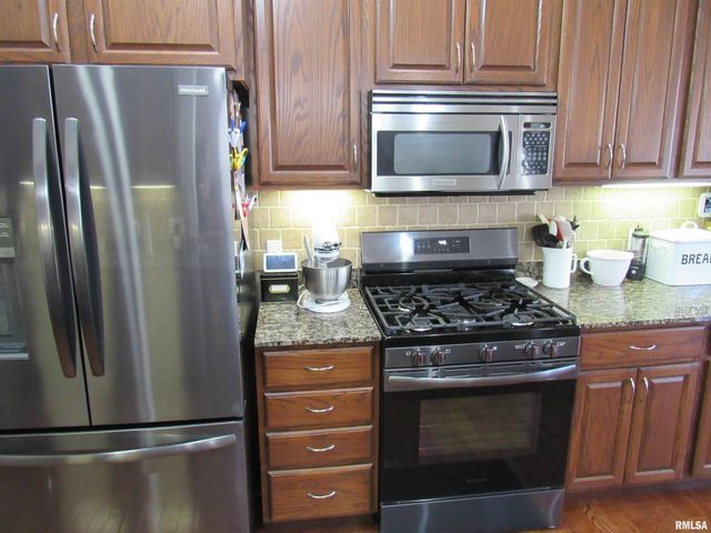 616 GARDEN Court, Chatham, IL 62629