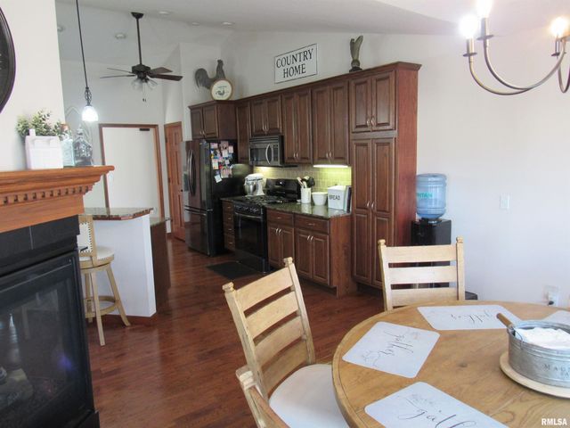 616 GARDEN Court, Chatham, IL 62629