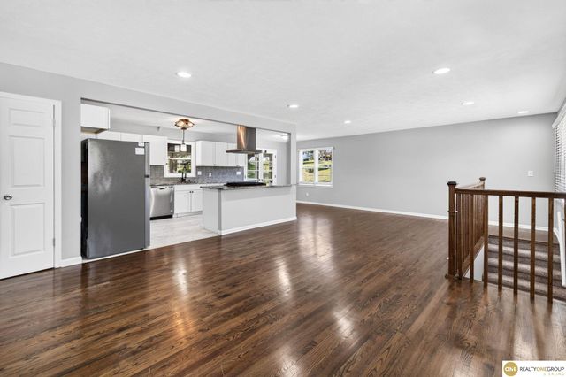 7629 Pinkney Street, Omaha, NE 68134