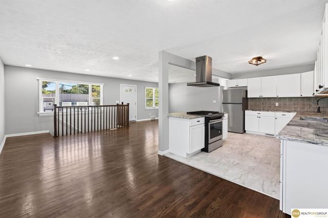 7629 Pinkney Street, Omaha, NE 68134