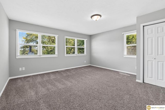 7629 Pinkney Street, Omaha, NE 68134