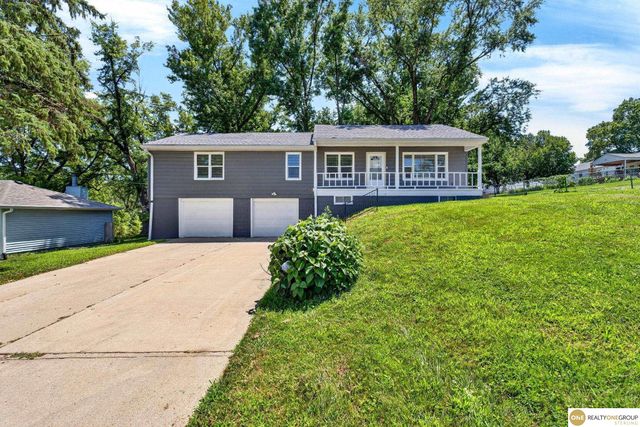 7629 Pinkney Street, Omaha, NE 68134