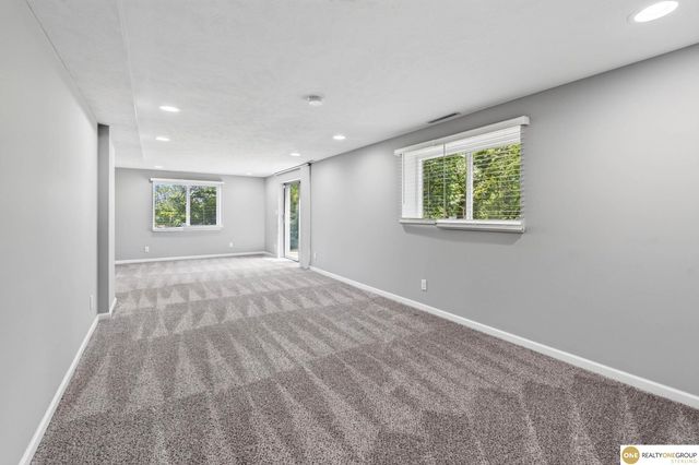 7629 Pinkney Street, Omaha, NE 68134