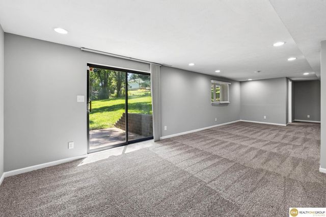7629 Pinkney Street, Omaha, NE 68134