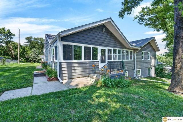 7629 Pinkney Street, Omaha, NE 68134