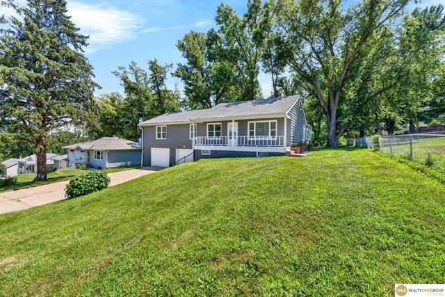 7629 Pinkney Street, Omaha, NE 68134