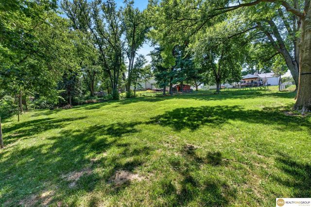 7629 Pinkney Street, Omaha, NE 68134