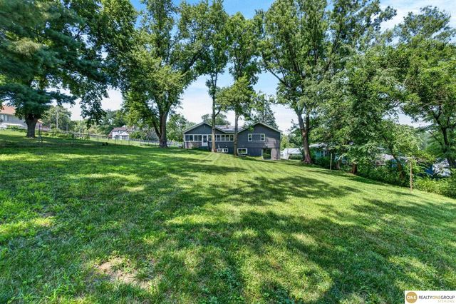 7629 Pinkney Street, Omaha, NE 68134